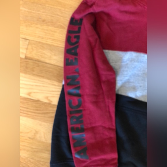American Eagle Sweatshirt - Picture 3 of 4